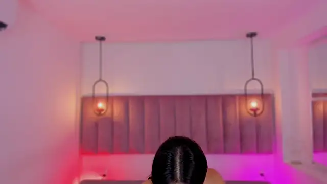 Haily b online show from December 2025 07:30:02 PM