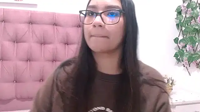 Snapshot of yousweet-Scarett chatting on October 2025 09:49:01 PM yousweet-Scarett online show from October 2025 09:49:01 PM