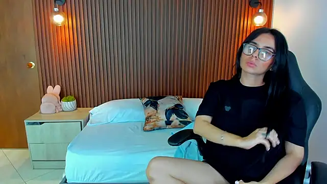 zakia23  online show from March 2025 04:18:01 PM