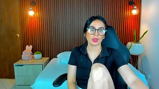 zakia23  online show from March 2025 07:01:02 PM