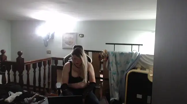 Snapshot of emmex671 chatting on January 2025 07:03:01 AM emmex671 online show from January 2025 07:03:01 AM