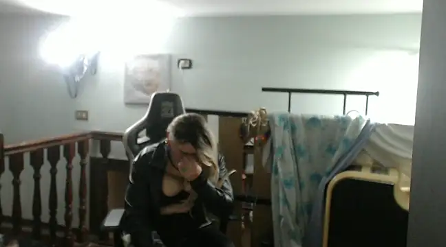 Snapshot of emmex671 chatting on January 2025 06:06:02 AM emmex671 online show from January 2025 06:06:02 AM