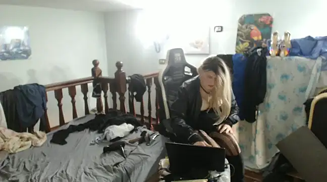 Snapshot of emmex671 chatting on January 2025 09:36:02 AM emmex671 online show from January 2025 09:36:02 AM