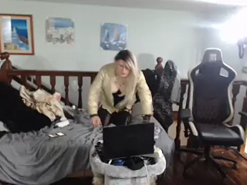 Snapshot of emmex671 chatting on March 2025 06:10:02 AM emmex671 online show from March 2025 06:10:02 AM