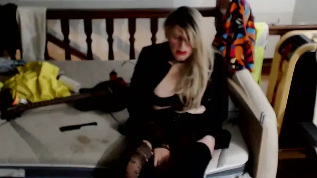 Snapshot of emmex671 chatting on September 2025 06:05:02 AM emmex671 online show from September 2025 06:05:02 AM