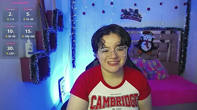 safyka online show from December 2025 03:33:02 AM