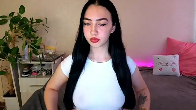 WildKittenX  online show from June 2026 04:05:01 AM