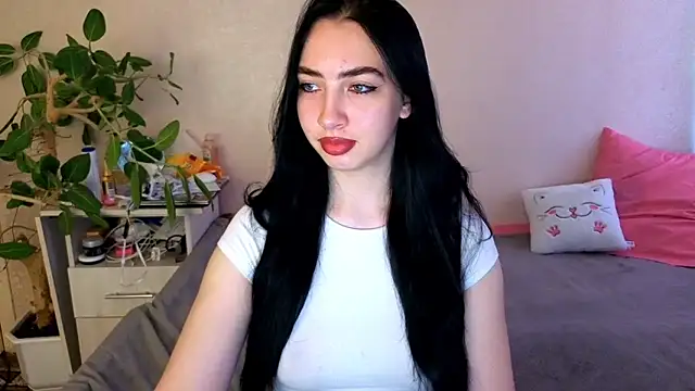 WildKittenX  online show from June 2026 04:01:02 AM