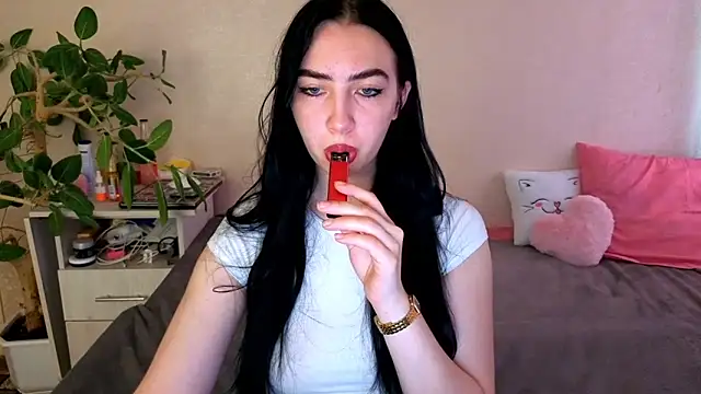 WildKittenX  online show from June 2026 04:00:01 AM