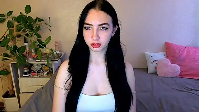 WildKittenX  online show from June 2026 04:06:01 AM