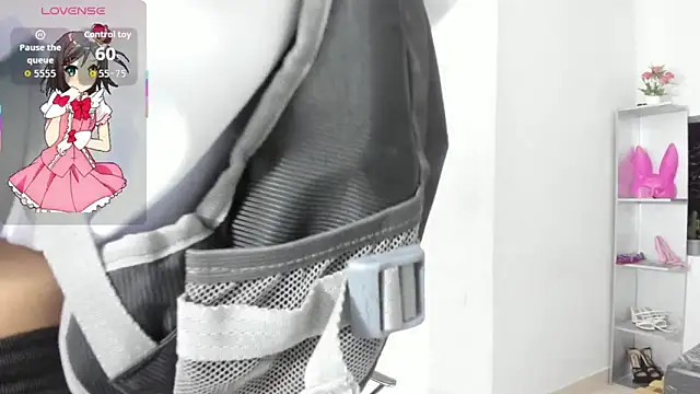 Bonniie 22 online show from September 2025 01:38:01 PM