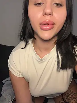 Snapshot of milabigassxoxo chatting on October 2025 04:19:01 PM milabigassxoxo online show from October 2025 04:19:01 PM