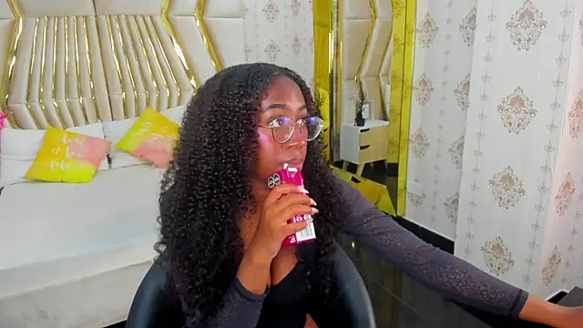 Qeen blackk online show from March 2025 06:51:01 PM