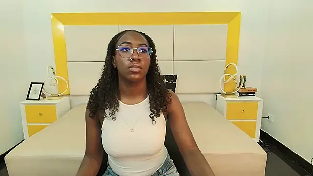 Snapshot of Qeen_blackk chatting on November 2025 07:07:02 PM Qeen blackk online show from November 2025 07:07:02 PM