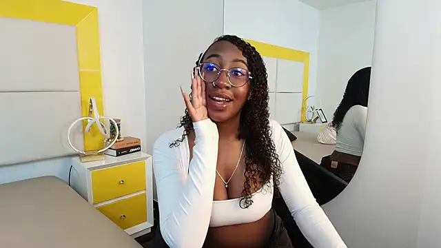 Snapshot of Qeen_blackk chatting on January 2026 08:47:02 PM Qeen blackk online show from January 2026 08:47:02 PM