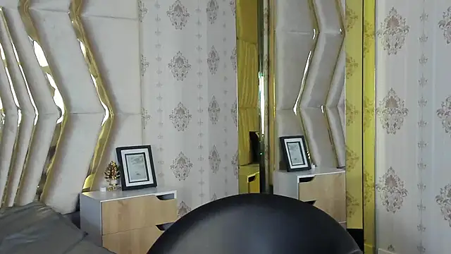 Snapshot of Qeen_blackk chatting on January 2026 08:18:02 PM Qeen blackk online show from January 2026 08:18:02 PM