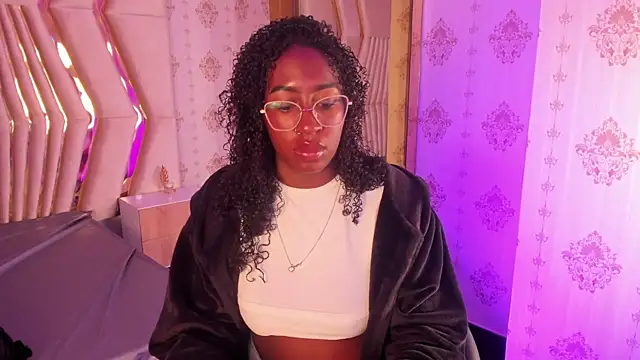 Snapshot of Qeen_blackk chatting on February 2026 08:51:01 PM Qeen blackk online show from February 2026 08:51:01 PM