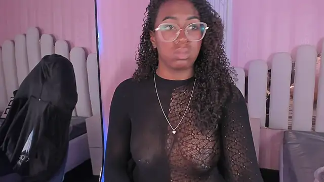 Snapshot of Qeen_blackk chatting on April 2026 08:57:01 PM Qeen blackk online show from April 2026 08:57:01 PM