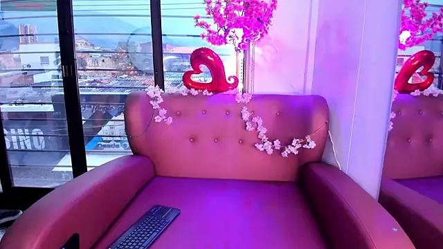 Snapshot of Mitsu_Kawii chatting on October 2025 08:31:01 PM Mitsu Kawii online show from October 2025 08:31:01 PM