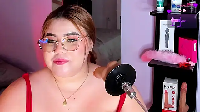Snapshot of MadissonLee__ chatting on May 2026 10:17:02 PM MadissonLee online show from May 2026 10:17:02 PM
