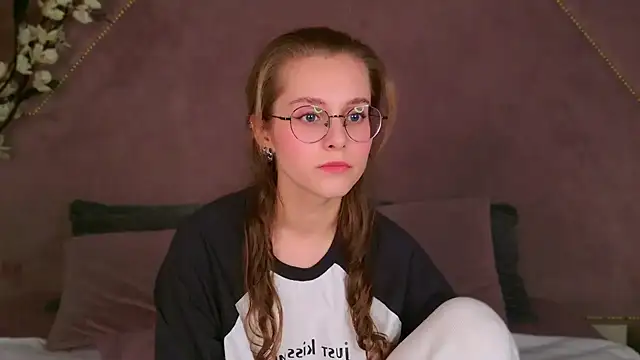 RileyMimicho online show from September 2025 08:34:01 PM