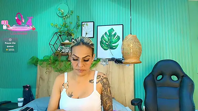 yessila parker online show from December 2025 04:58:01 PM