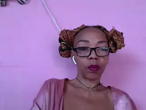 Ladyzee25 online show from April 2026 12:05:02 PM