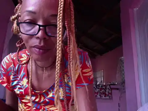 Ladyzee25 online show from June 2026 11:00:01 PM