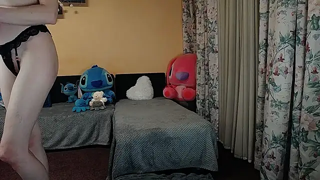 Maddison Summer online show from November 2025 10:32:02 PM