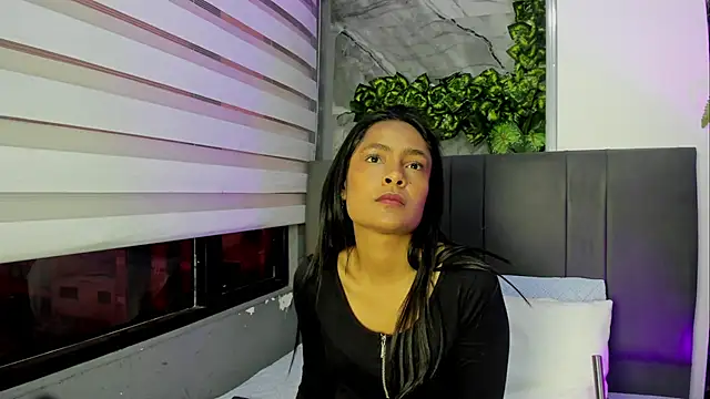 Fernanda liie  online show from October 2025 12:25:01 PM