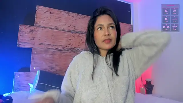 Fernanda liie  online show from May 2026 12:23:01 PM