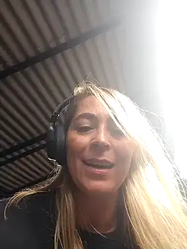 Sara Valkyri online show from March 2025 06:56:01 PM