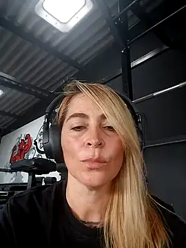 Sara Valkyri online show from March 2025 10:21:02 PM