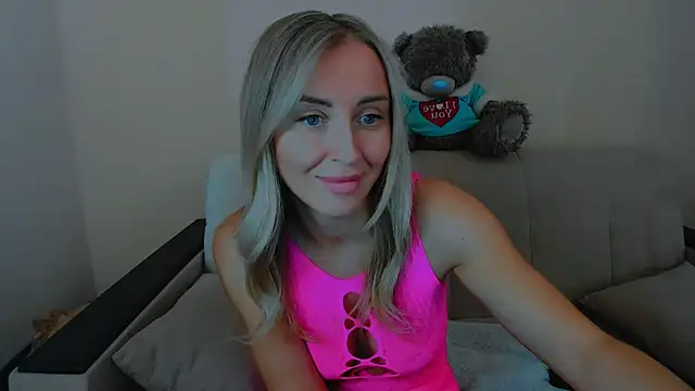 snezana blond online show from March 2025 01:18:02 PM