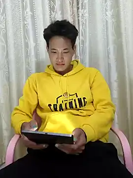 Snapshot of Dannyhobb chatting on March 2025 02:02:01 PM Dannyhobb online show from March 2025 02:02:01 PM