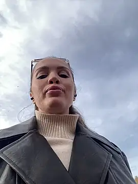 Snapshot of Beverly_Hilll chatting on March 2025 12:17:01 PM Beverly Hilll online show from March 2025 12:17:01 PM