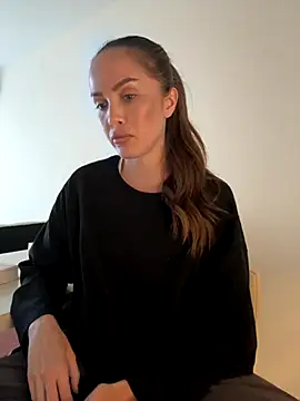 Snapshot of Beverly_Hilll chatting on September 2025 01:12:02 PM Beverly Hilll online show from September 2025 01:12:02 PM