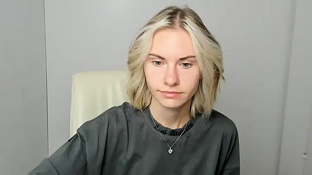 Fiona Night online show from September 2025 05:29:01 AM