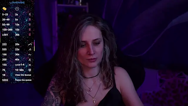 Snapshot of OliviaMcClean chatting on September 2025 12:58:02 AM OliviaMcClean online show from September 2025 12:58:02 AM