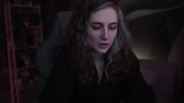 Snapshot of OliviaMcClean chatting on October 2025 03:53:02 AM OliviaMcClean online show from October 2025 03:53:02 AM