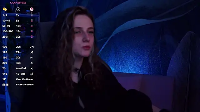 Snapshot of OliviaMcClean chatting on November 2025 02:33:01 AM OliviaMcClean online show from November 2025 02:33:01 AM