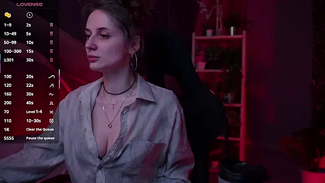 Snapshot of OliviaMcClean chatting on November 2025 11:37:02 PM OliviaMcClean online show from November 2025 11:37:02 PM