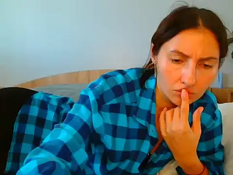 Snapshot of Irina9793 chatting on October 2025 09:32:02 AM Irina9793 online show from October 2025 09:32:02 AM