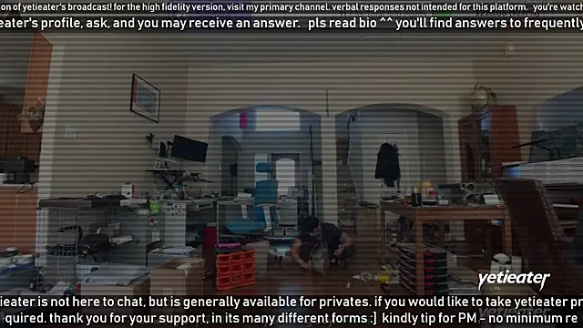 Snapshot of yetieater chatting on January 2025 09:00:02 PM yetieater online show from January 2025 09:00:02 PM