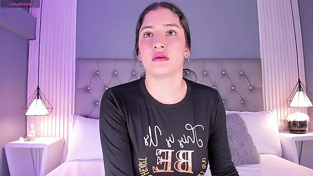 Snapshot of ValeriMilton chatting on March 2025 11:42:02 AM ValeriMilton online show from March 2025 11:42:02 AM