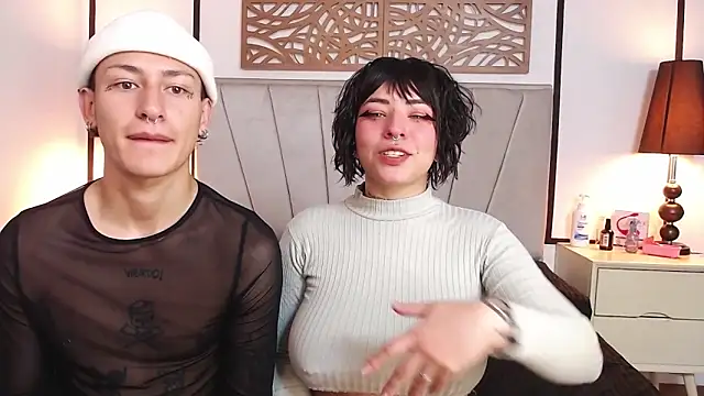 Aria and orien online show from March 2025 10:52:02 AM