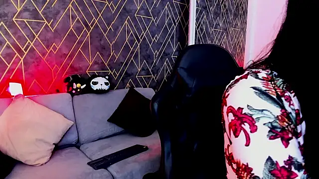 Snapshot of Tahara_Romanov chatting on December 2025 08:26:01 PM Tahara Romanov online show from December 2025 08:26:01 PM