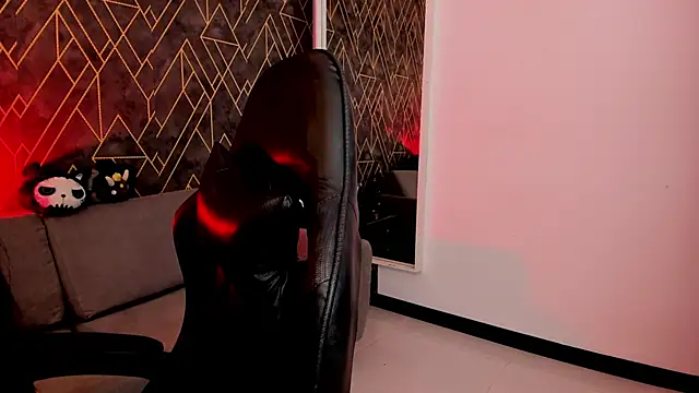 Snapshot of Tahara_Romanov chatting on February 2026 03:43:02 PM Tahara Romanov online show from February 2026 03:43:02 PM