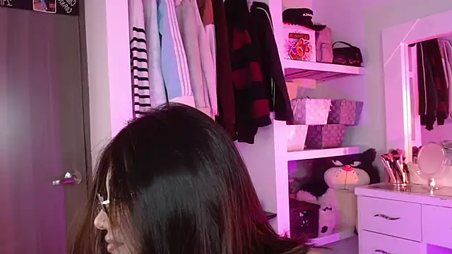 Snapshot of _Camilaaa_ chatting on September 2025 04:01:02 AM Camilaaa online show from September 2025 04:01:02 AM