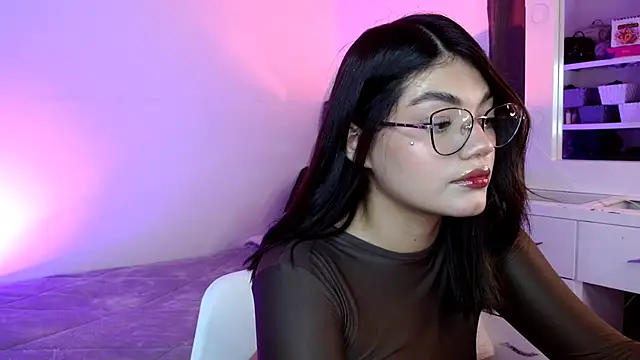 Snapshot of _Camilaaa_ chatting on October 2025 03:07:01 AM Camilaaa online show from October 2025 03:07:01 AM